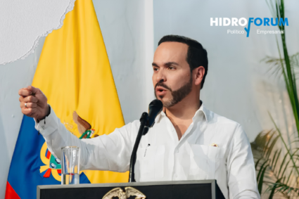 Presidente de Colombia anuncia recorte de gasto y responsabiliza a Petro por déficit presupuestario