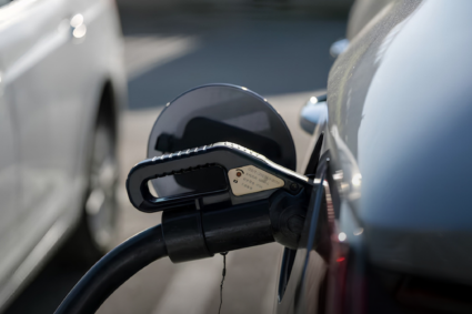 América Latina supera el millón de vehículos eléctricos e híbridos enchufables
