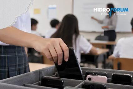 SEP pone fecha a la restricción de celulares en escuelas: arranca el 3 de noviembre