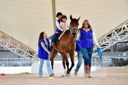 TAMARINDO CAMBIA VIDAS: FORMA PARTE DEL EQUIPO DE EQUINOTERAPIA DEL DIF ESTATAL