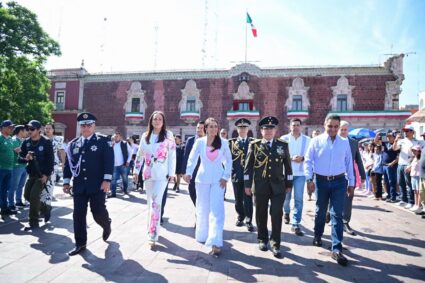 MÁS DE 3 MIL PARTICIPANTES DAN VIDA AL DESFILE DE INDEPENDENCIA ENCABEZADO POR TERE JIMÉNEZ