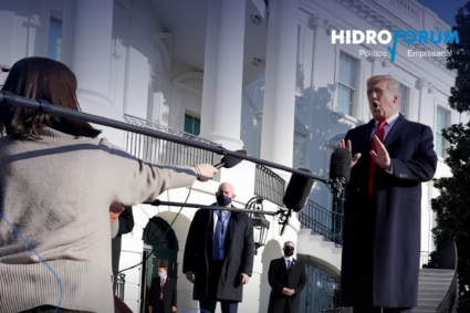Trump bromea con llamar “océano Trump” al Atlántico o al Pacífico