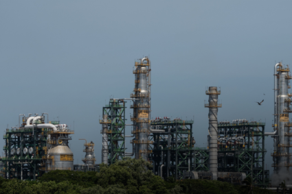 Pemex habría dejado de obtener 41 mil millones de dólares por refinar petróleo en lugar de exportarlo