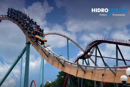 Six Flags cierra 10 montañas rusas tras accidente mortal en parque de Georgia