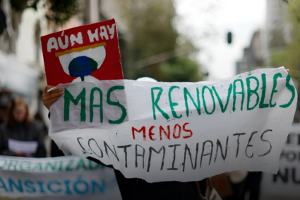 Ambientalistas protestan frente a Pemex contra el fracking y los daños ecológicos