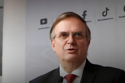 Ebrard deja de lado la sucesión presidencial y se concentra en el T-MEC