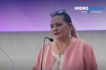 Exhiben a Taddei en celebración con empresario contratista