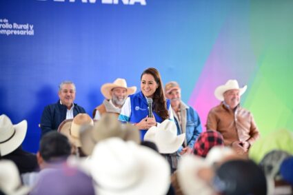 TERE JIMÉNEZ APOYA A PRODUCTORES DE TODOS LOS MUNICIPIOS CON SEMILLA DE AVENA PARA ALIMENTAR A SU GANADO